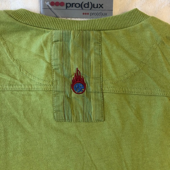 Incredible Produx Brand crew neck light green long sleeved designer's top - Picture 5 of 7